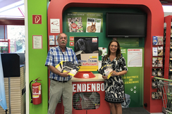 Die Landtagsabgeordneten Erich Königsberger und Vesna Schuster unterstützen die Kampagne Welpen-Traum statt Kofferraum 