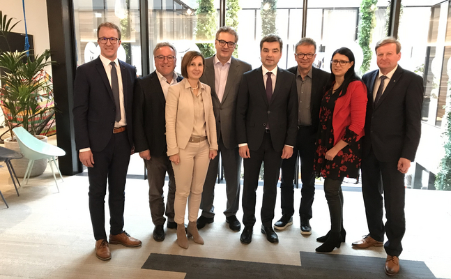 Landesrat Gottfried Waldhäusl (re) bei der Landesflüchtlingsreferentenkonferenz in Wien