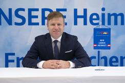 Für LAbg. Jürgen Handler sind die Freiwilligen eine wichtige Stütze der Gesellschaft